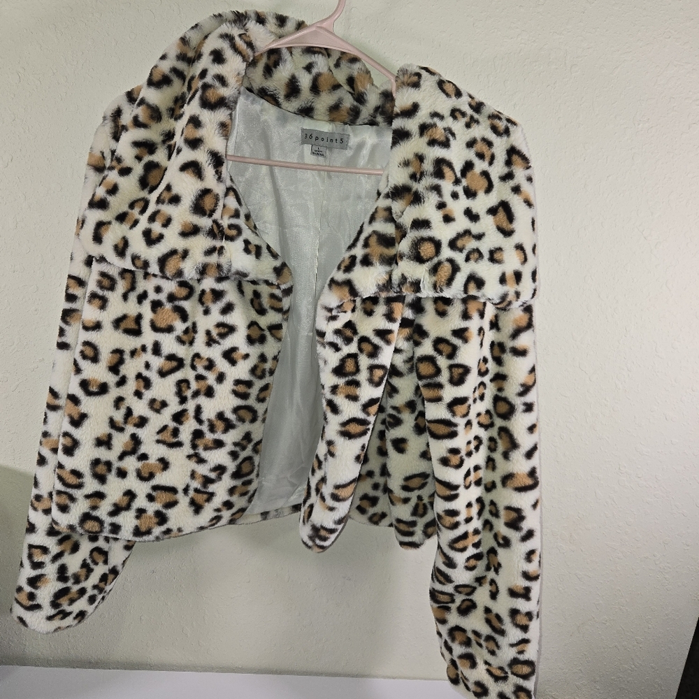 36 Point 5 Size large womens animal/cheetah print cropped jacket